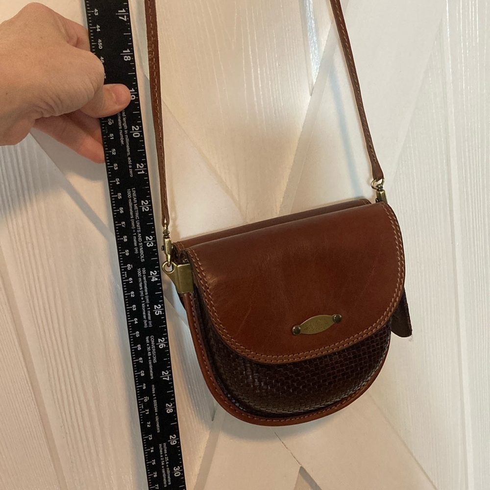 Italian Saddle Crossbody Handbag - Picture 15 of 16